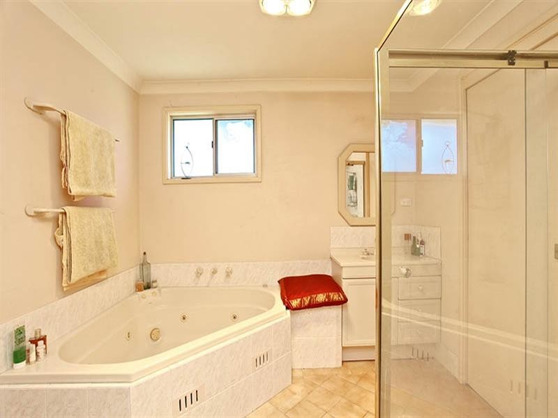 8 Chester Avenue, Baulkham Hills NSW 2153