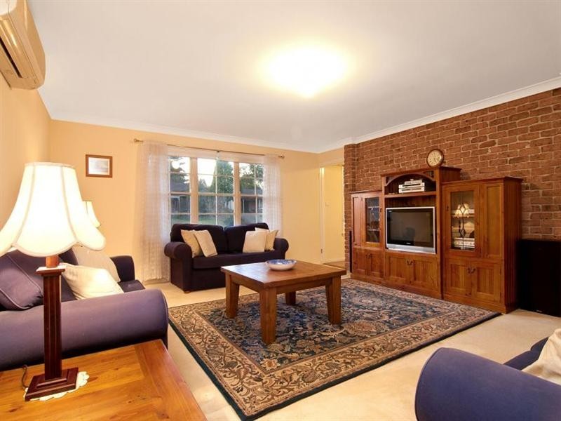 1 Hughes Avenue, Castle Hill NSW 2154