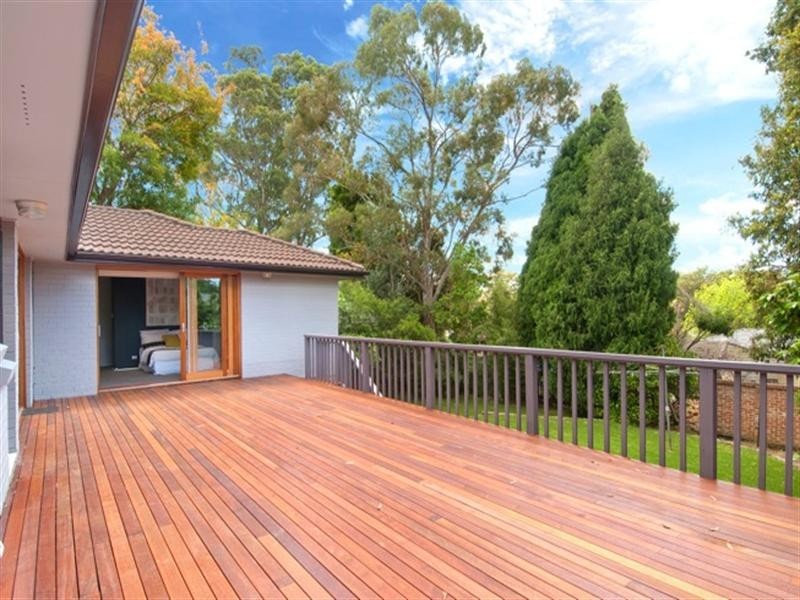 8 Cambewarra Avenue, Castle Hill NSW 2154