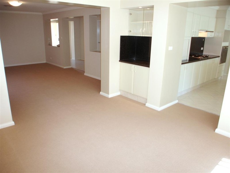 32 Valenti Crescent, Kellyville NSW 2155