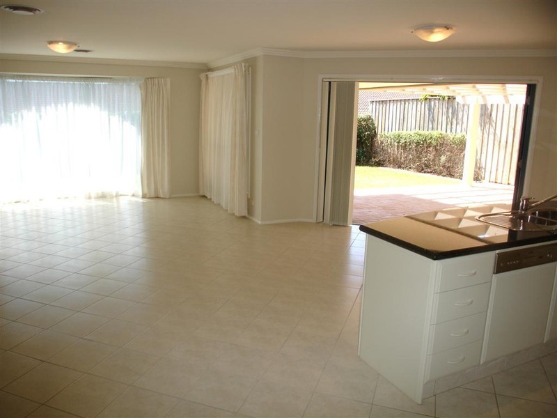 32 Valenti Crescent, Kellyville NSW 2155