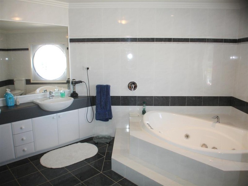 32 Valenti Crescent, Kellyville NSW 2155