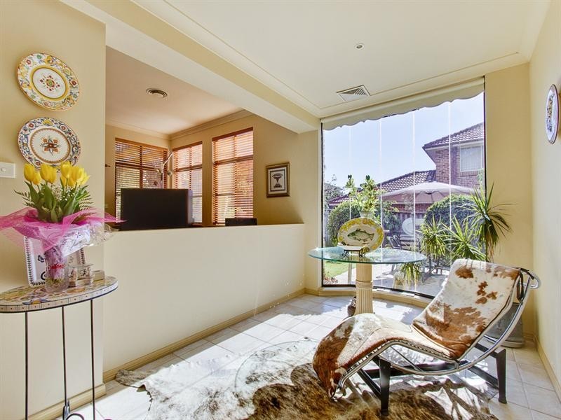 6 Hillsborough Way, Baulkham Hills NSW 2153