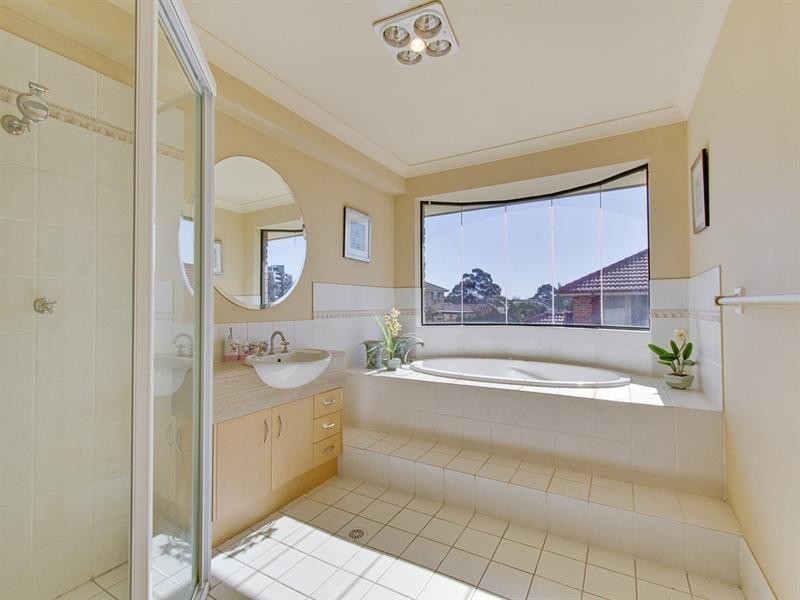 6 Hillsborough Way, Baulkham Hills NSW 2153