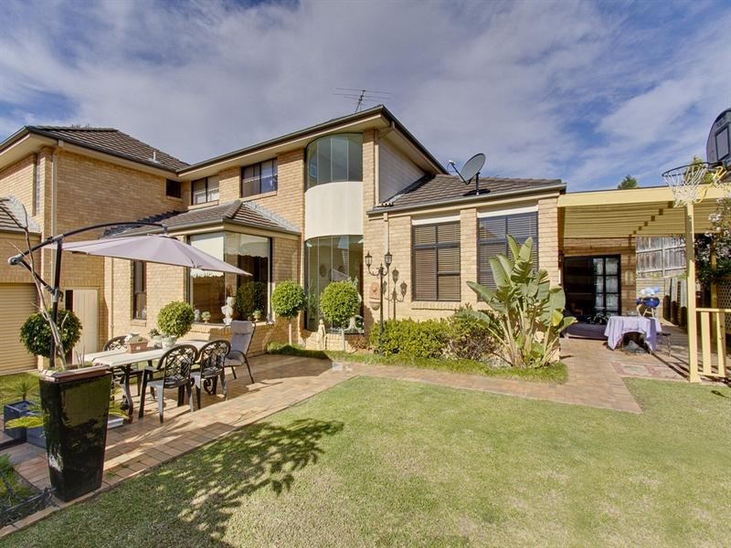 6 Hillsborough Way, Baulkham Hills NSW 2153