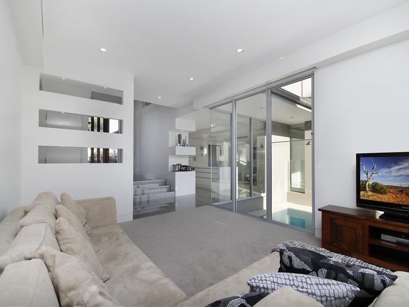 9 Pipersbrook Crescent, Bella Vista NSW 2153