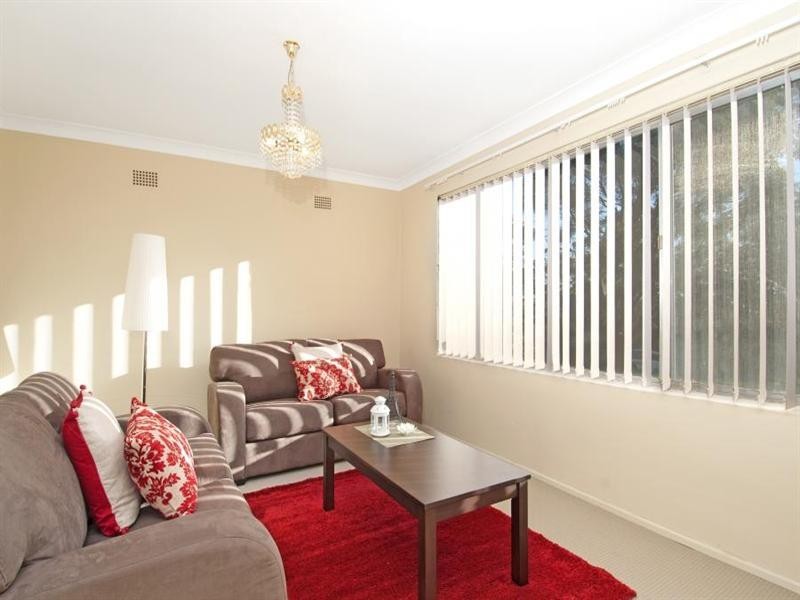 2 Pye Avenue, Northmead NSW 2152