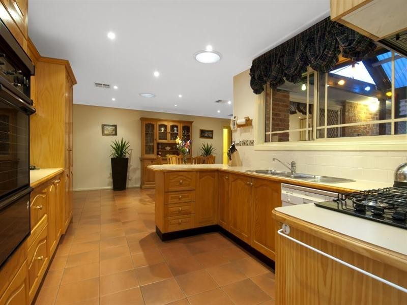 72 Springfield Crescent, Bella Vista NSW 2153