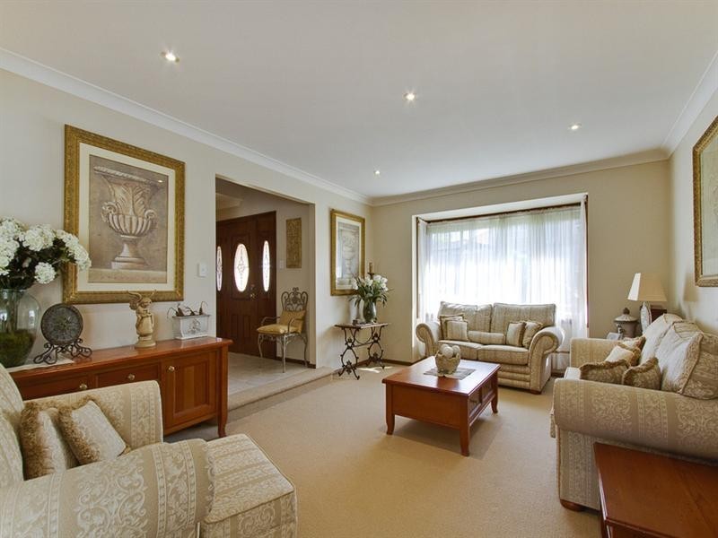 4 Vivaldi Place, Beaumont Hills NSW 2155