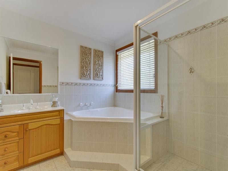 4 Vivaldi Place, Beaumont Hills NSW 2155