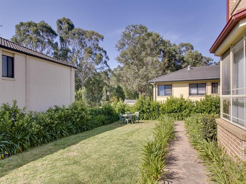 4 Vivaldi Place, Beaumont Hills NSW 2155