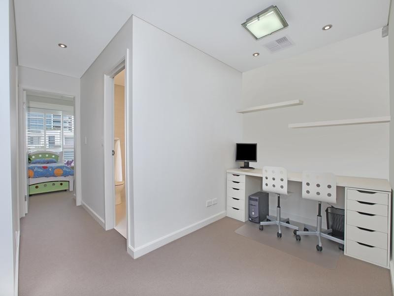 34 Peninsula Way, Bella Vista NSW 2153