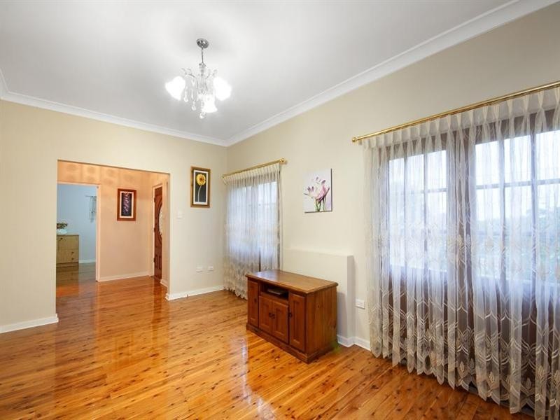 217 Windsor Road, Northmead NSW 2152