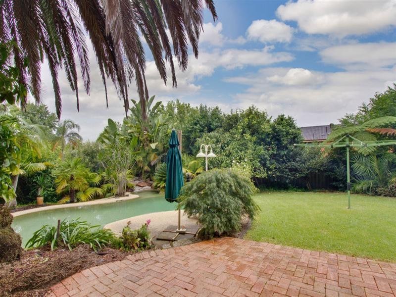 10 Rutland Avenue, Baulkham Hills NSW 2153