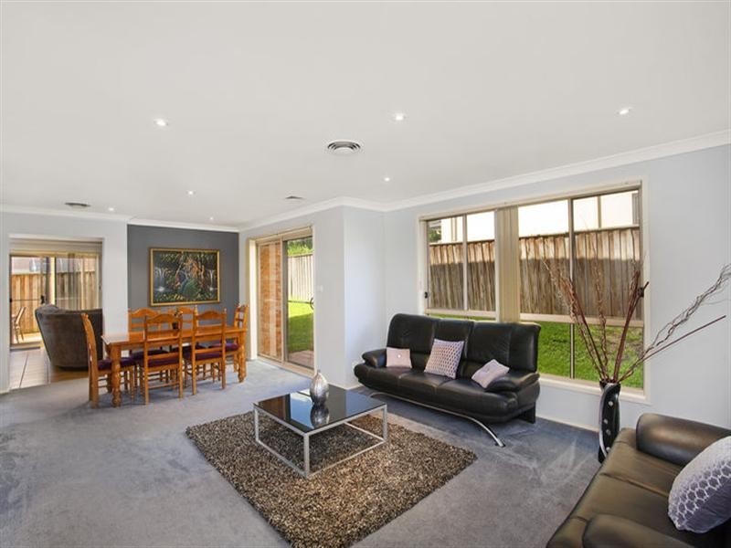 10 Dutton Road, Beaumont Hills NSW 2155