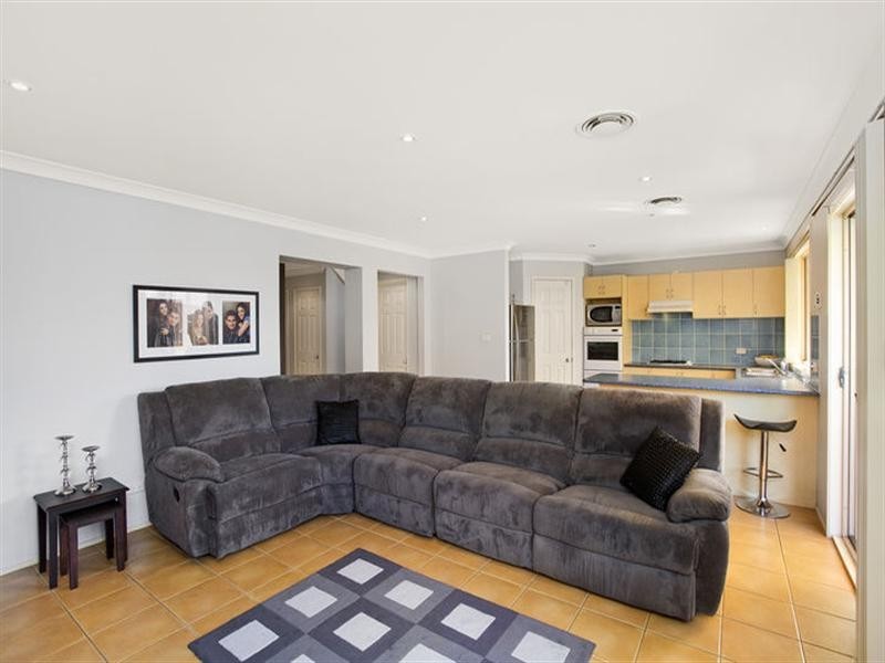 10 Dutton Road, Beaumont Hills NSW 2155