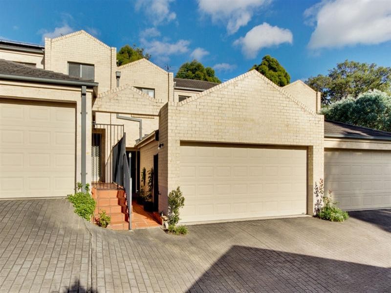 2/18 Pearce Street, Baulkham Hills NSW 2153