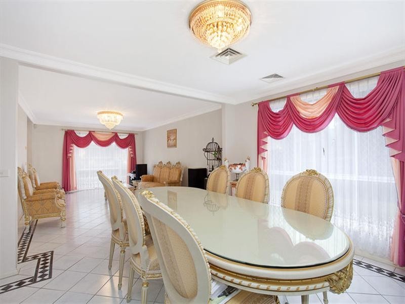 2 Grovewood Place, Castle Hill NSW 2154