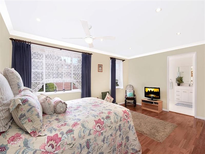 24 Amberwood Way, Castle Hill NSW 2154