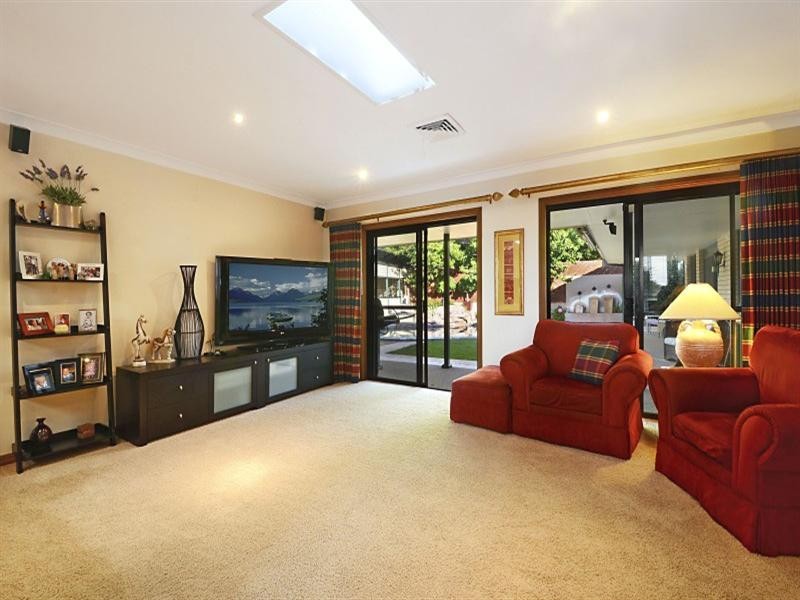 3 Armstrong Place, Castle Hill NSW 2154