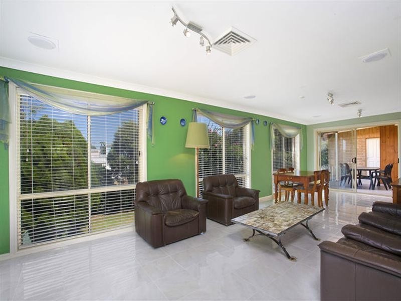 60 George Mobbs Drive, Castle Hill NSW 2154