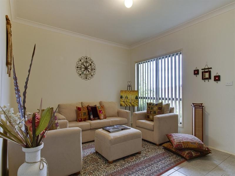 11 Falcon Way, Glenwood NSW 2768