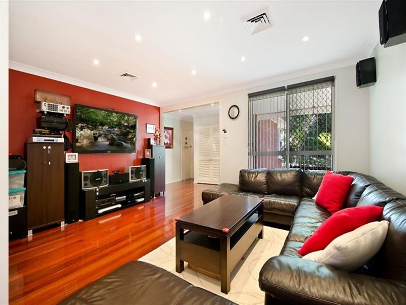 21 Gordon Avenue, Castle Hill NSW 2154