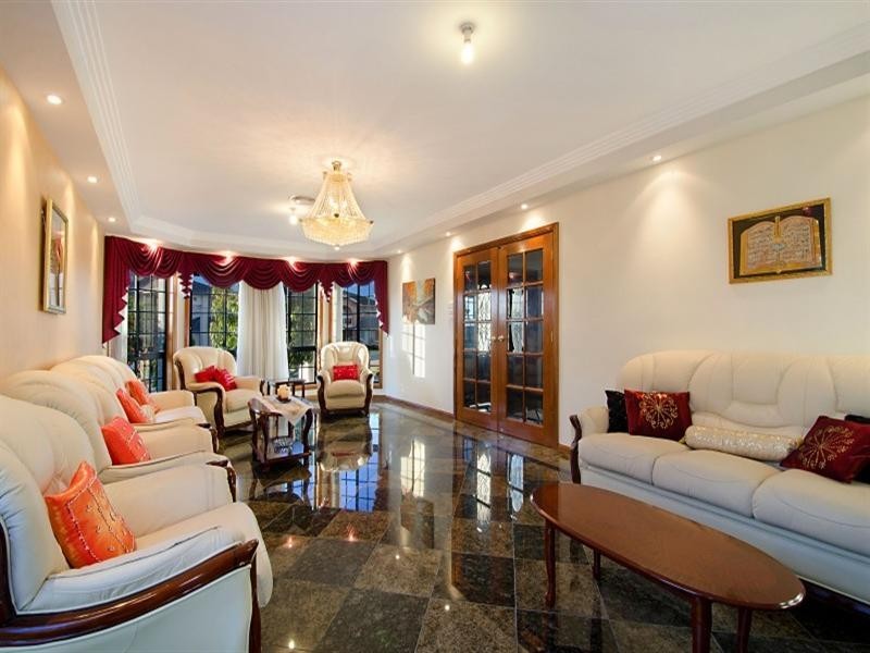 15 Julian Close, Kellyville NSW 2155