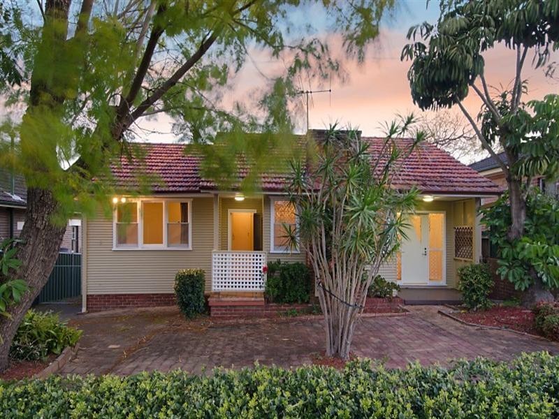 2 Mary Street, Northmead NSW 2152