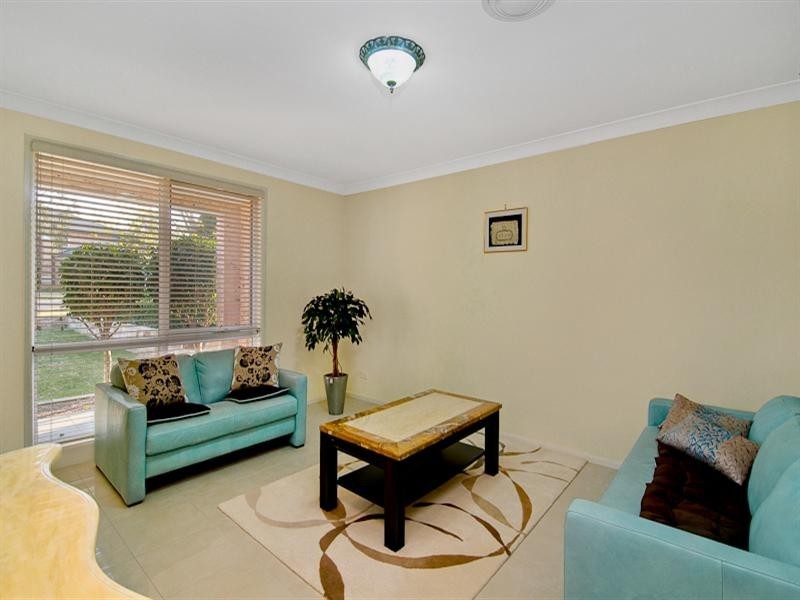 27 St Pauls Avenue, Castle Hill NSW 2154