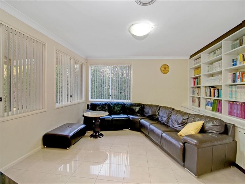 27 St Pauls Avenue, Castle Hill NSW 2154
