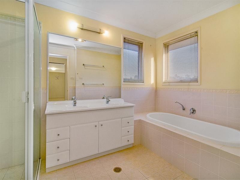 27 St Pauls Avenue, Castle Hill NSW 2154