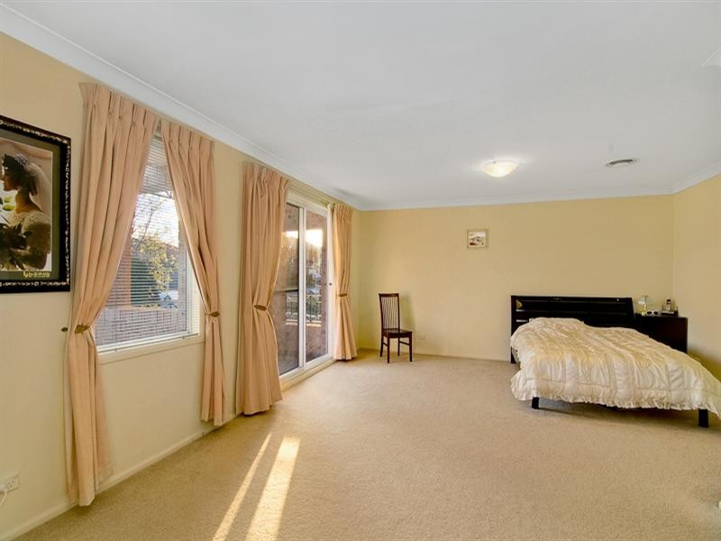 27 St Pauls Avenue, Castle Hill NSW 2154