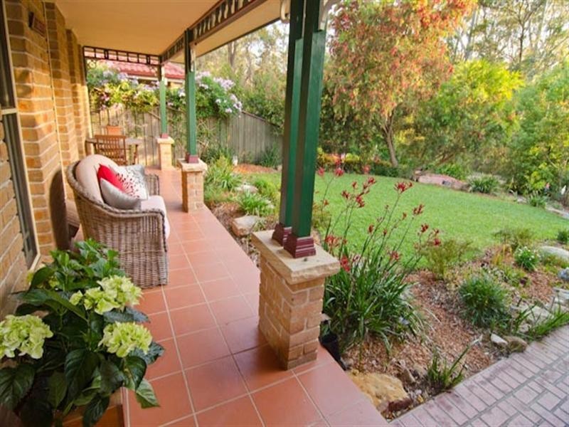 8 Minerva Crescent, Beaumont Hills NSW 2155