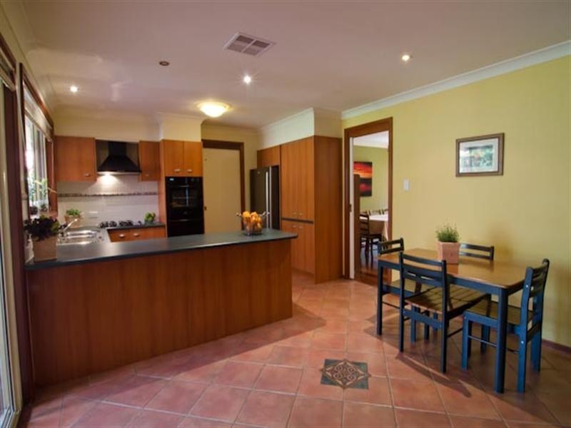 8 Minerva Crescent, Beaumont Hills NSW 2155