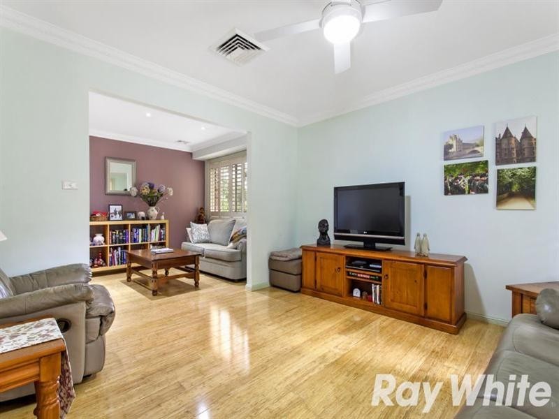 1/8 Carinda Drive, Glenhaven NSW 2156