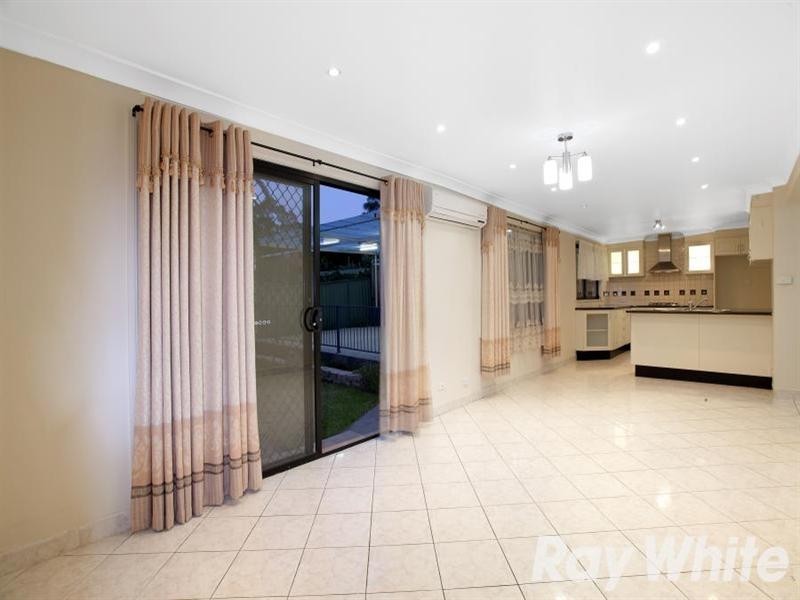 8 Toby Place, Kings Langley NSW 2147