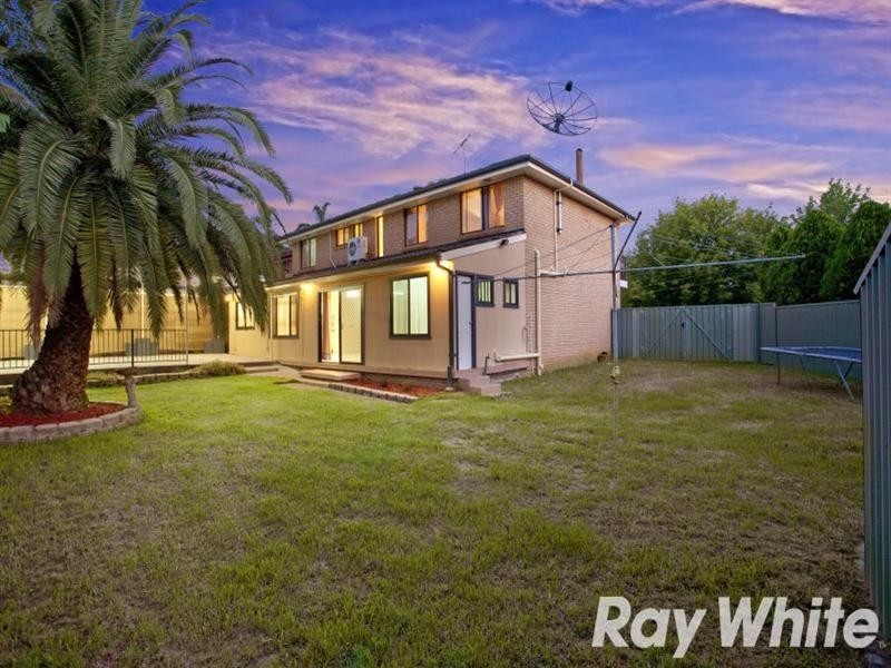 8 Toby Place, Kings Langley NSW 2147
