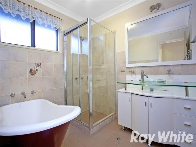 8 Toby Place, Kings Langley NSW 2147