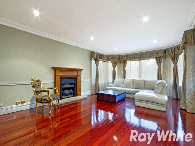 10 Giovanna Court, Castle Hill NSW 2154