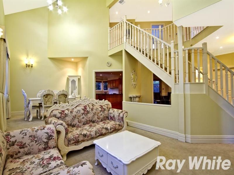 10 Giovanna Court, Castle Hill NSW 2154