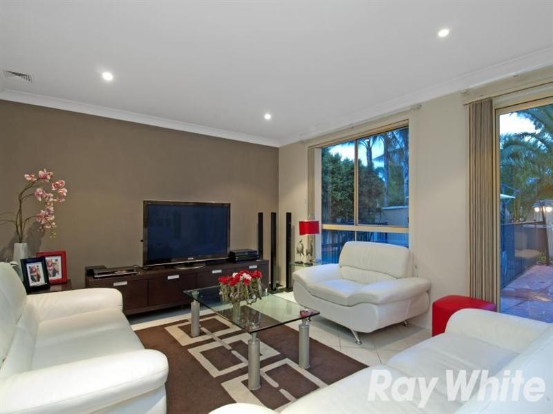 1 Applecross Avenue, Glenhaven NSW 2156