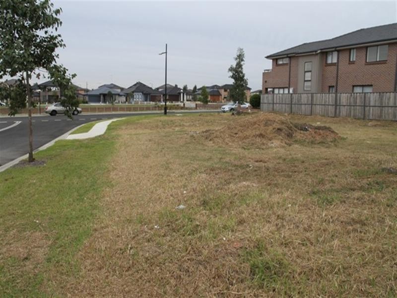 7 Meander Crescent, The Ponds NSW 2769