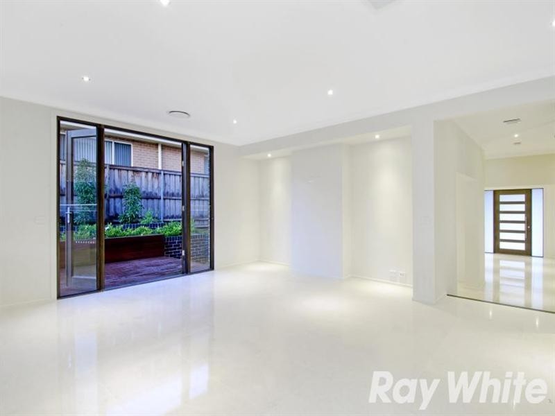 6 Yinnell Place, Castle Hill NSW 2154