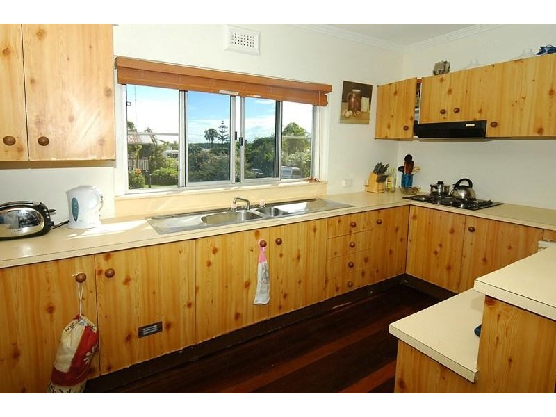 10 Jew Street, Tin Can Bay QLD 4580