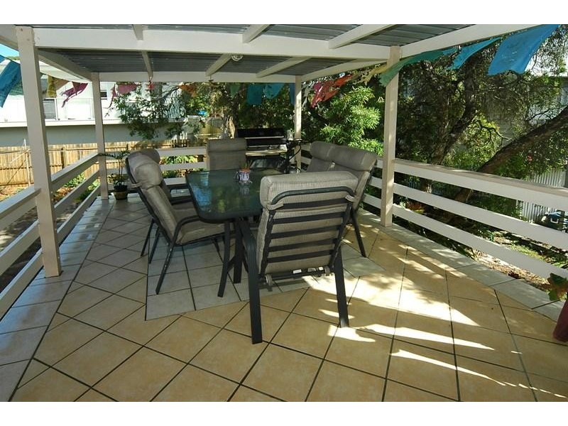 10 Jew Street, Tin Can Bay QLD 4580