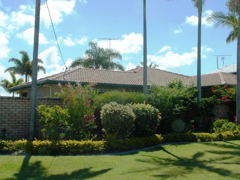 2 Carwoola Street, Mooloolaba QLD 4557