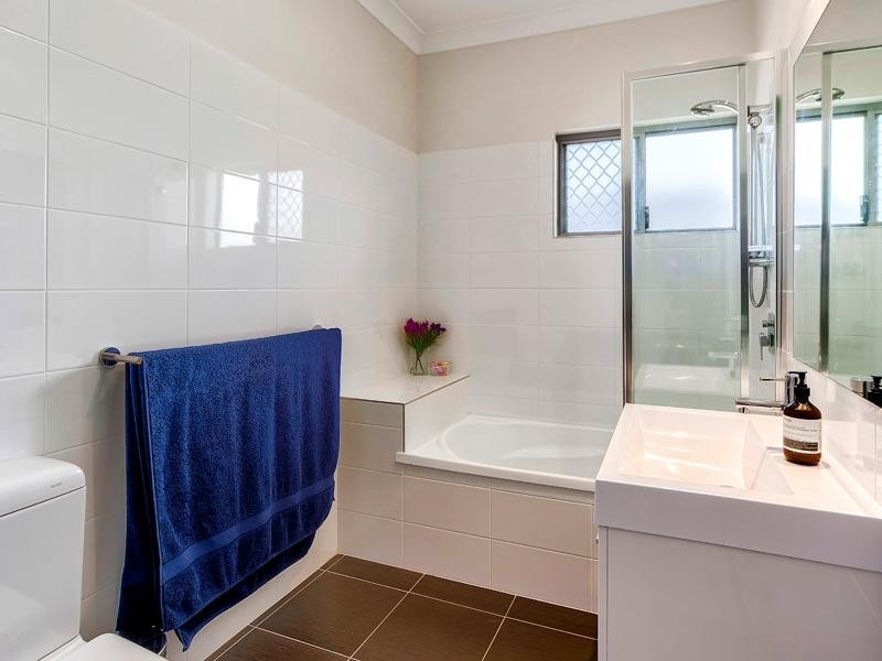 68 Shelley Street, Cannon Hill QLD 4170