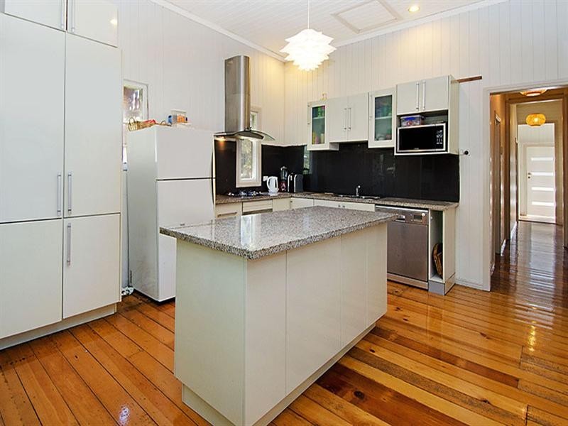 20 Houthem Street, Camp Hill QLD 4152