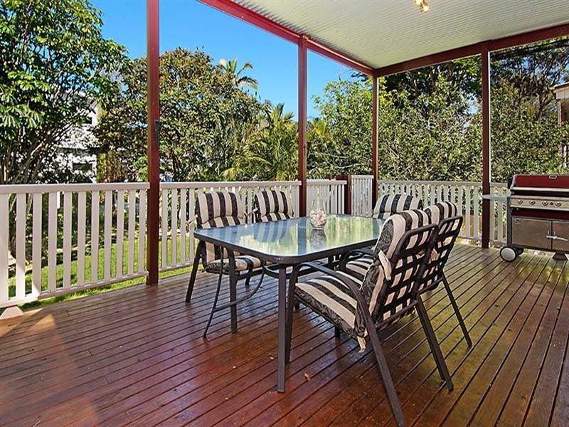 20 Houthem Street, Camp Hill QLD 4152